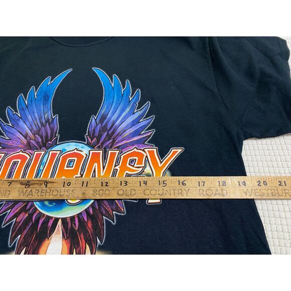 Journey Tour 2018 Black T-Shirt Size M Wings Graphic Gildan Heavy Cotton Rock - Picture 9 of 10